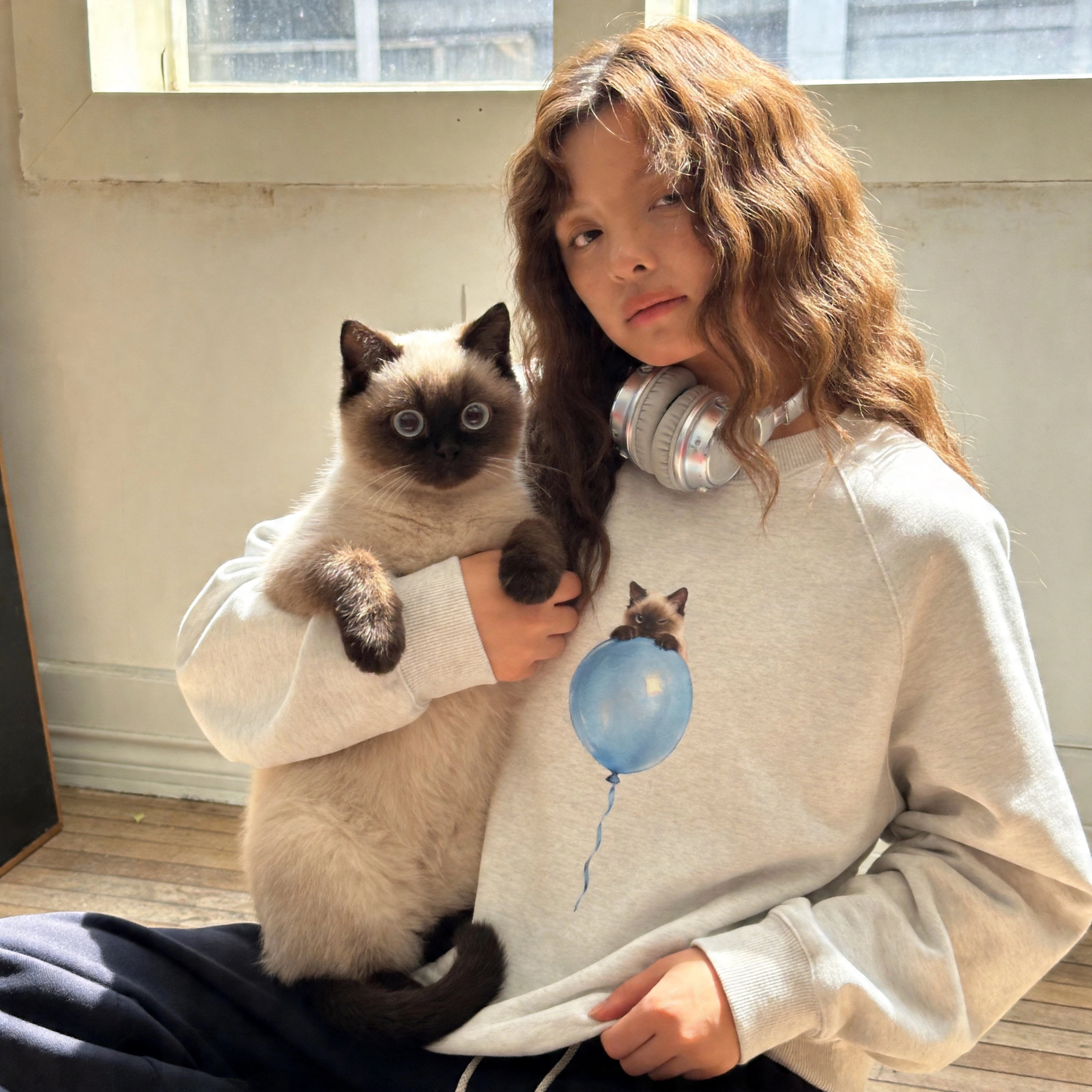 Custom Pet Portrait Sweatshirt - 1:1 Personalized | Balloon-Blue Theme